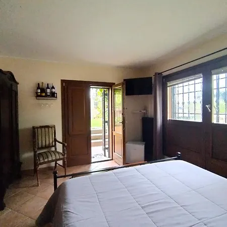 ベッド・アンド・ブレックファスト La Valle Dei Casali Con Piscina E Natura A