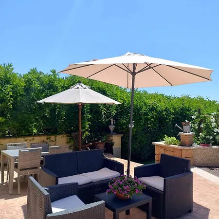 ベッド・アンド・ブレックファスト La Valle Dei Casali Con Piscina E Natura A ローマ