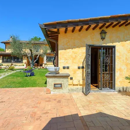 Frühstückspension La Valle Dei Casali Com
